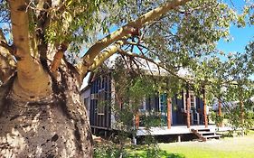 Rosewood Cottage - Rustic Country Stay - At Wild Wood Park Retreat